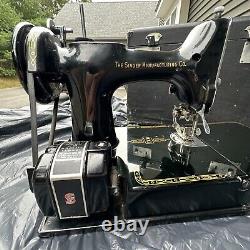 1955 Singer Featherweight 221 sewing machine withcase AL943591 VG Condition