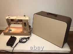 1959 Singer Type 401a sewing machine TIME WARP CONDITION! With carry case, pedal