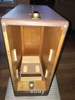 1959 Singer Type 401a sewing machine TIME WARP CONDITION! With carry case, pedal