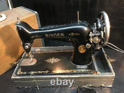 ANTIQUE 1900s SINGER CAST IRON SEWING MACHINE, FOOT PEDAL AND CARRY BOX