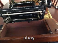 ANTIQUE 1917 SINGER SEWING MACHINE 66 RED-EYE Hand-Crank Bent-Wood Case Working