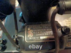 ANTIQUE 1926 SINGER SEWING MACHINE HANDCRANK ELECTRIC with CASE KNEE BAR