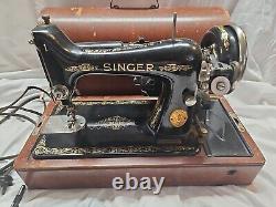 ANTIQUE 1935 SINGER AD949611 Sewing Machine BENTWOOD CASE & Knee Bar