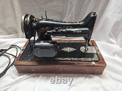 ANTIQUE 1935 SINGER AD949611 Sewing Machine BENTWOOD CASE & Knee Bar