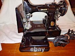 ANTIQUE 1940'S Singer Sewing Machine Complete With Case Serviced & Working #3004CH