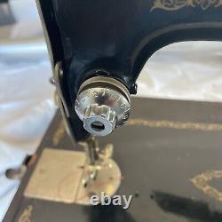 ANTIQUE MARCH 1910 SINGER SEWING MACHINE SERIES G2546309 WithLight, Foot Pedal, Box