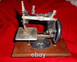 ANTIQUE MINIATURE SEWING MACHINE SINGER 10s singer 20