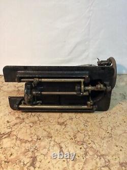 ANTIQUE SEWING MACHINE THE SINGER MANUFACTURING CANADA SERIAL JA 217404 1920s