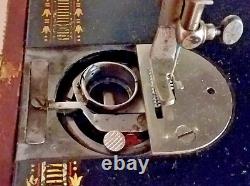 ANTIQUE SINGER HAND CRANK SEWING MACHINE WithCASE / PEDAL / LIGHT RARE WWII ERA