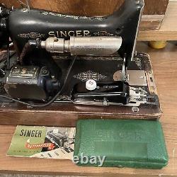 ANTIQUE SINGER SEWING MACHINE 1924 MODEL 99-13/ B. T. 7 & Travel Wooden Case