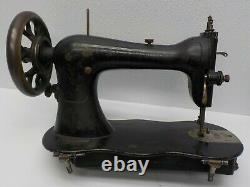 ANTIQUE SINGER Sewing Machine Head Industrial Fiddle Base 1883 # 5558350 Works