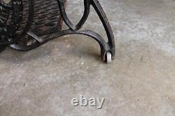 ANTIQUE SINGER TREADLE SEWING MACHINE CAST IRON TABLE BASE Local Pickup Only