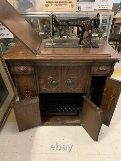 ANTIQUE VINTAGE Singer Treadle Sewing Machine in Ornate Drawing Room Cabinet