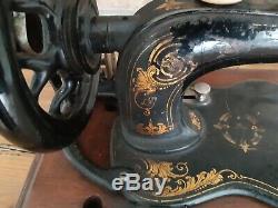 Antique 1880 Singer Sewing Machine 12k Fiddle base Hand Crank Acanthus Leaves