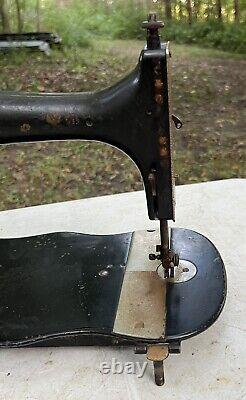 Antique 1888 VS2 Singer Treadle Sewing Machine Fiddle Base Original