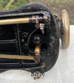 Antique 1888 VS2 Singer Treadle Sewing Machine Fiddle Base Original