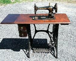 Antique 1889 SINGER TREADLE SEWING MACHINE Fiddle Base, Shuttle, Model 27 VS2