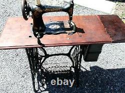 Antique 1889 SINGER TREADLE SEWING MACHINE Fiddle Base, Shuttle, Model 27 VS2