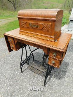 Antique 1890s Queen Treadle Sewing Machine Fiddle Base Coffin Top Oak Cabinet