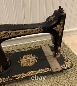 Antique 1892 Singer Sewing Machine Cast Iron Hand Cranked Manual Rare Find LOOK