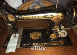 Antique 1899 Singer Treadle Sewing Machine In Cabinet