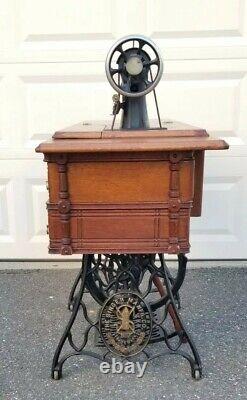 Antique 1902 Singer Treadle Sewing Machine (Professionally Restored)