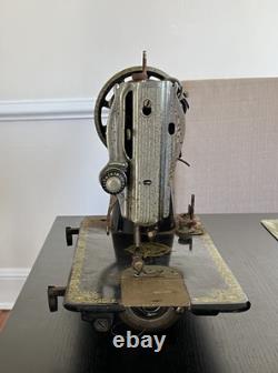 Antique 1904 Singer Sewing Machine Good Condition Rare