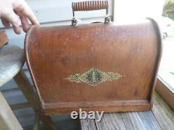 Antique 1905 Singer 24 Chain Stitch Hand Crank Sewing Machine with Bentwood Case