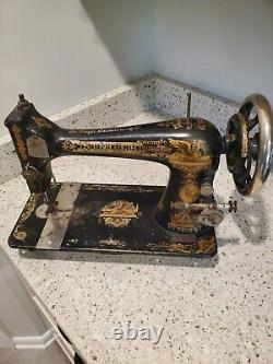 Antique 1905 Singer Sphinx Model 127 Sewing Machine