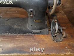 Antique 1906 Singer Model 31-15 Industrial Sewing Machine with Base Working