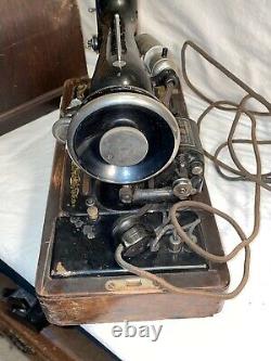 Antique 1910 SINGER SEWING MACHINE Motorized MODEL 66 + DOME CASE & KEY Oil Can