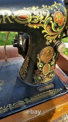 Antique 1910 Singer Treadle Red Eye Sewing Machine Travel machine with Case Key
