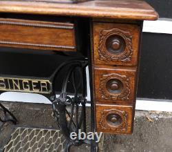Antique 1910 Singer Treadle Sewing Machine in Oak Wood Cabinet Sphinx Model