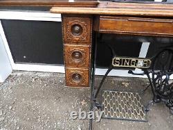 Antique 1910 Singer Treadle Sewing Machine in Oak Wood Cabinet Sphinx Model