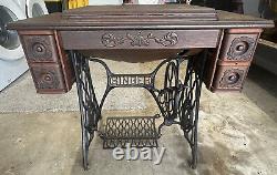 Antique 1915 SINGER Sewing Machine 72 W 19 Hemstitch withCabinet and Accessories