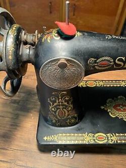 Antique 1918 Singer Sewing Machine