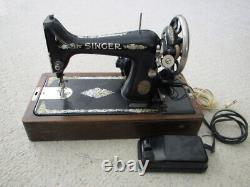 Antique 1918 Singer Sewing Machine Model 99K Bentwood Case Serial F8336565 withKEY