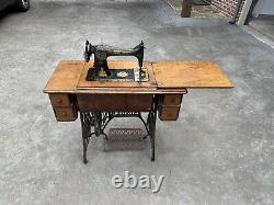 Antique 1918 Singer Treadle Sewing Machine Model 127 + Table Stand (untested)