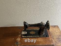 Antique 1920 Singer Sewing Machine 7 drawer cabinet Model 66