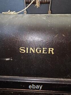 Antique 1920s Singer Sewing Machine Model 99 Wooden Bentwood Case & Knee Control