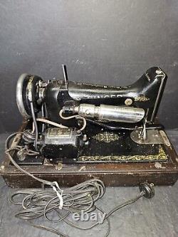 Antique 1920s Singer Sewing Machine Model 99 Wooden Bentwood Case & Knee Control