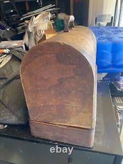 Antique 1924 Singer Sewing Machine With Wooden Case Collectible Vintage