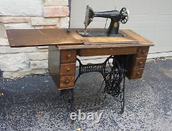 Antique 1925 SINGER Treadle Sewing Machine with accessories Series AA