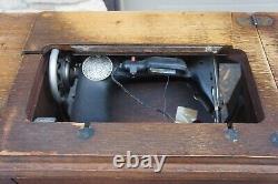 Antique 1925 SINGER Treadle Sewing Machine with accessories Series AA