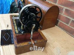 Antique 1927 Singer 128K Hand crank Sewing machine with Rococo decals