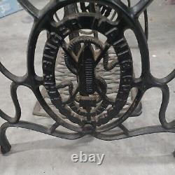 Antique 1927 Singer Treadle Sewing Machine Cast Iron Table Base Legs