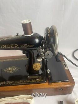 Antique 1928 Singer 99 Sewing Machine With Case/key Leg Bar