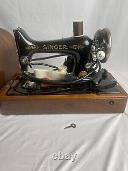 Antique 1928 Singer 99 Sewing Machine With Case/key Leg Bar