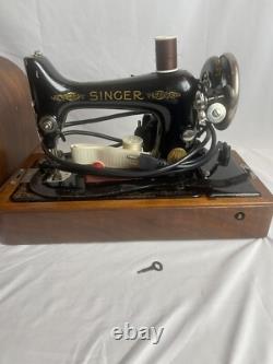 Antique 1928 Singer 99 Sewing Machine With Case/key Leg Bar