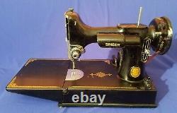Antique 1952 SINGER 221 Featherweight Sewing Machine Case Pedal Accessories NICE